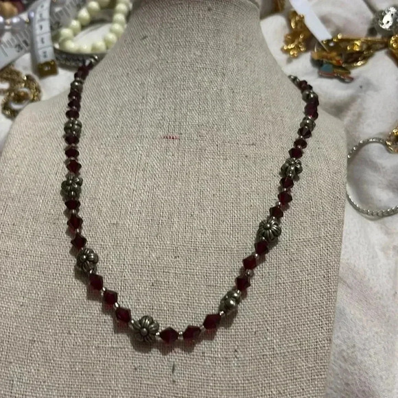 Necklace - Picture 1 of 2
